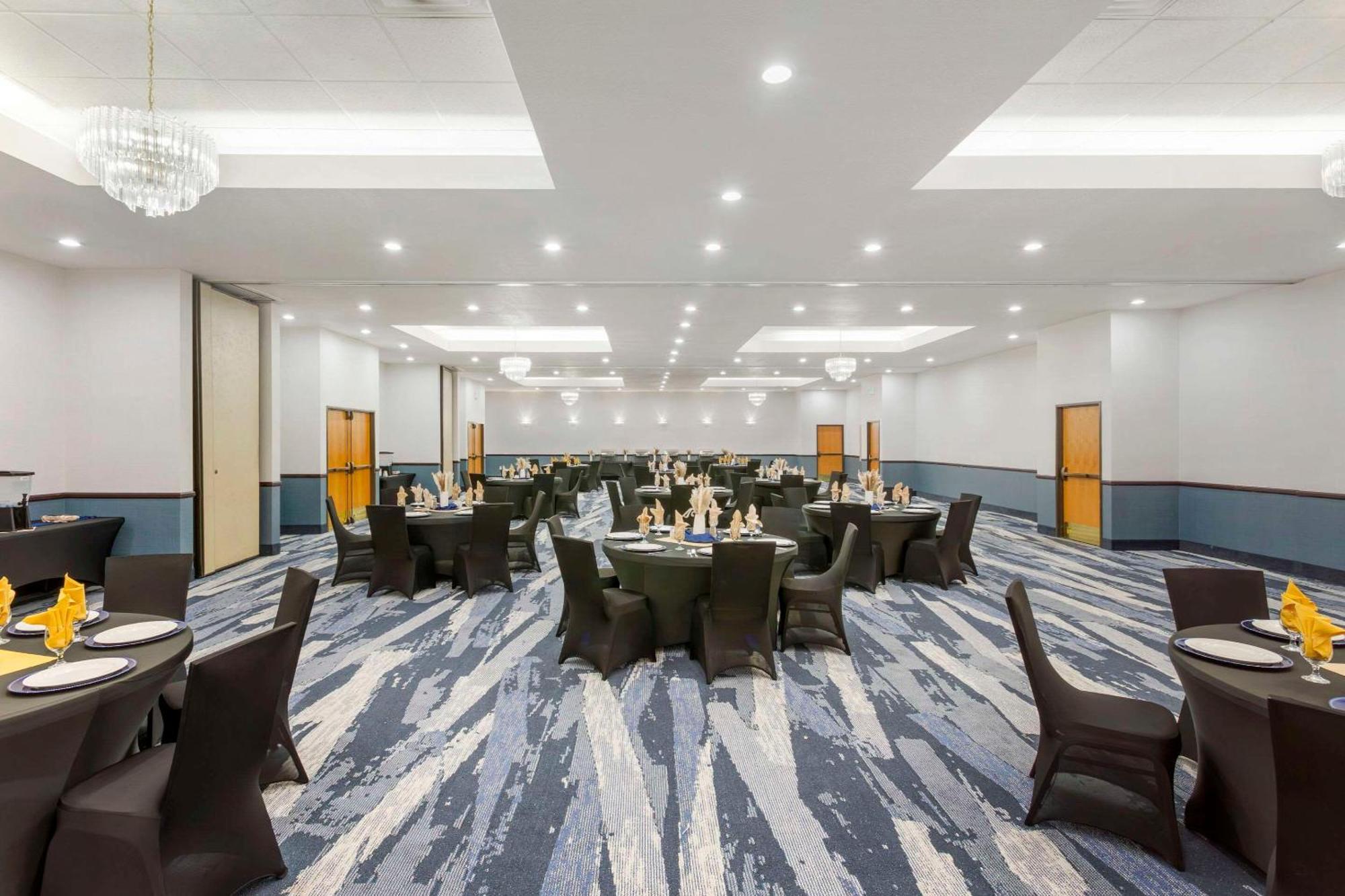 Comfort Suites Ogden Conference Center Zewnętrze zdjęcie