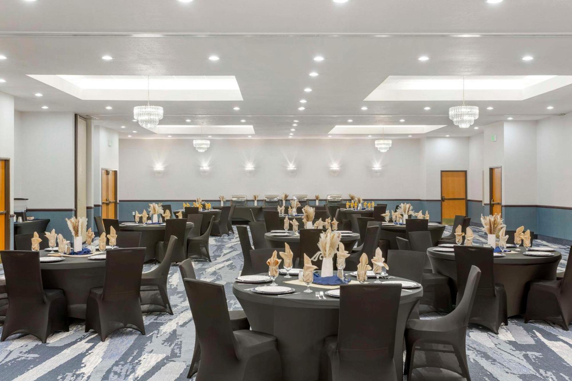 Comfort Suites Ogden Conference Center Zewnętrze zdjęcie
